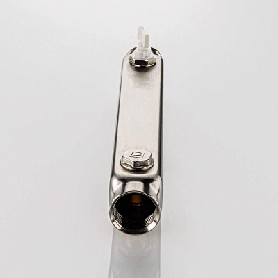 Коллектор VALTEC SQ из нержавеющей стали, шаг 100 мм 1x1/2x7 (VTc.510.SQ.060407)